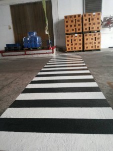 การตีเส้นจราจรแบบบาง_03